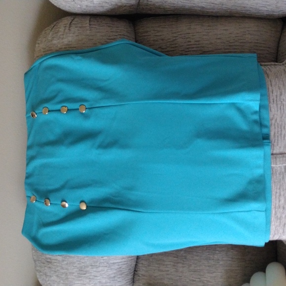 Clothes - Picture 3 of 4